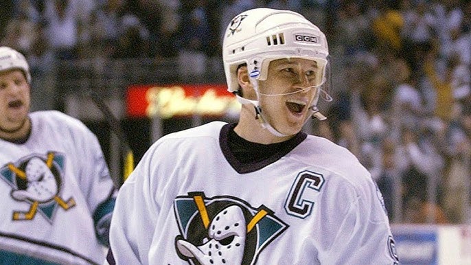 Highlights of Paul Kariya in a Ducks jersey - HockeyFeed