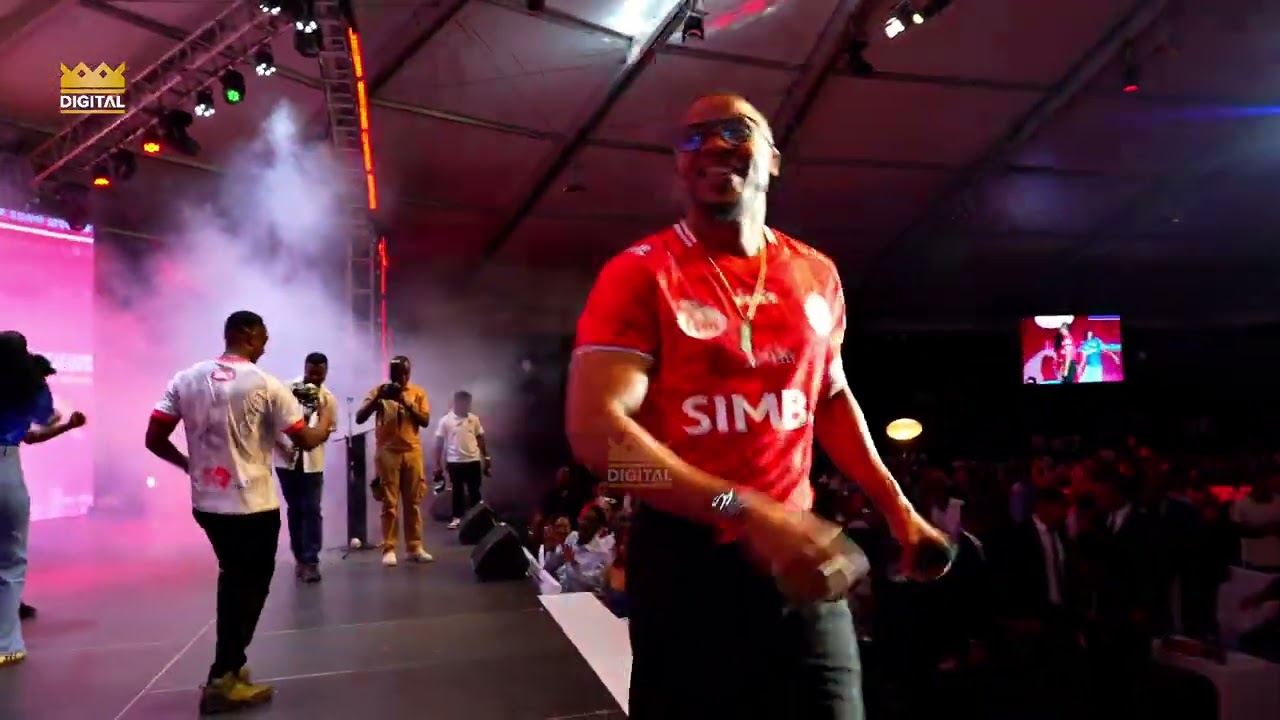 TAZAMA ALIKIBA ALIVYOMUIMBISHA MSIGWA, MANGUNGU NA FATMA DEWJI JUKWAANI/ MAHABA YAGUSA HISIA