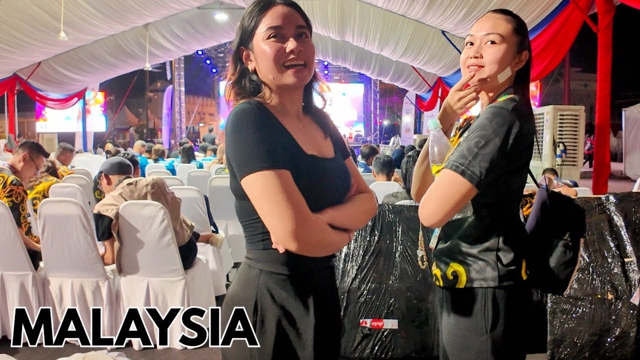 Malacca Malaysia At Night - Is it Worth Visiting? 