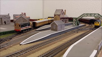 LIMA 5114W BR Class 33 Loco No. D6524 BR Blue Small Logo L44519