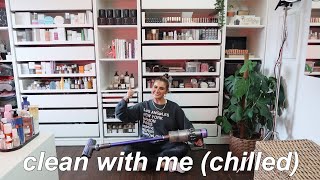 CLEAN WITH ME: BEAUTY ROOM & MAKEUP BRUSHES | JAMIE GENEVIEVE