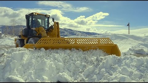 Cat® Snow Wing Plow | Customer Story