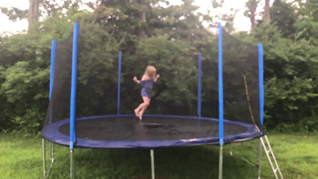 Zupapa Trampoline Jumping - YouTube