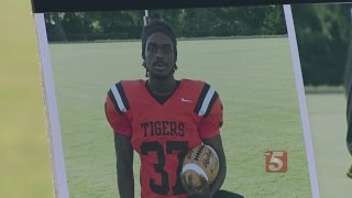 Hundreds Mourn Death Of Hopkinsville Football Player