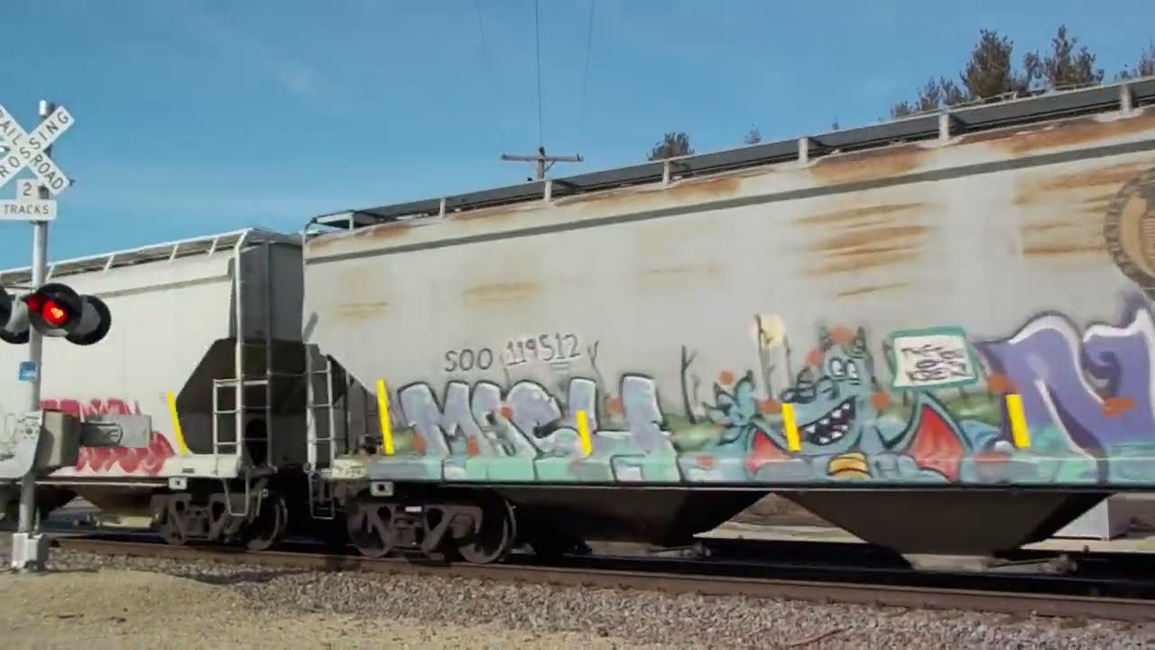 CP 8762 (waving crew/iffy horn) w/loaded grain 3/13/22