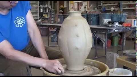 169. Throwing / Altering a Tall Vase with Hsin-Chuen Lin