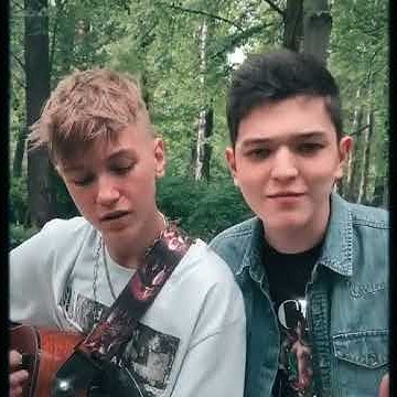 Нажми на плей я сохранил аккорды. Нажми на плей я сохранил аккорды. Аккорды я так соскучился на гитаре. Нажми на плей я сохранил аккорды. Нажми на плей я сохранил аккорды.