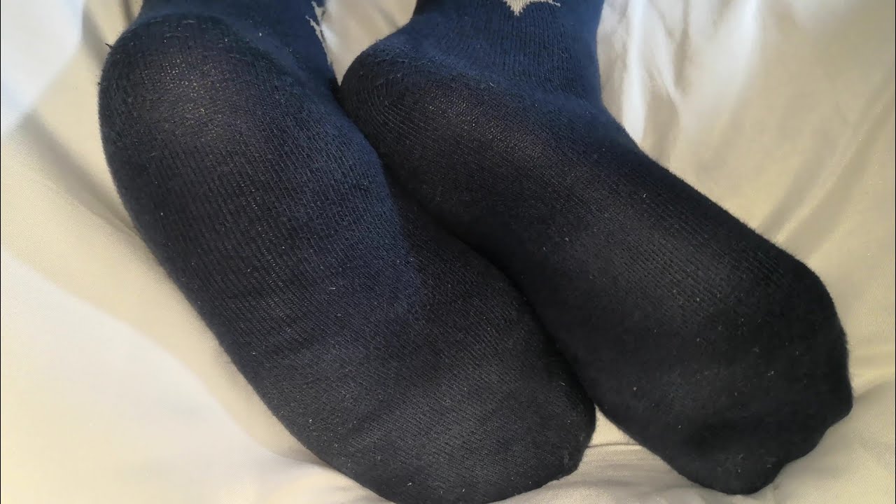 2 weeks worn dirty socks on pillow - YouTube