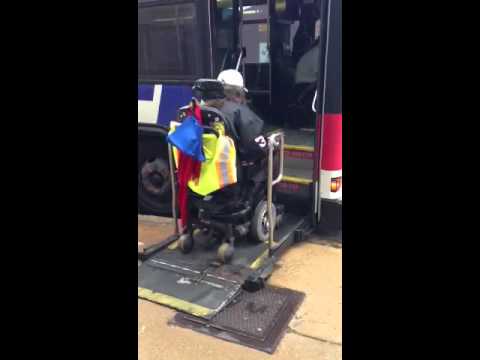 Metro Rider Uses Bus Lift During Transit Training