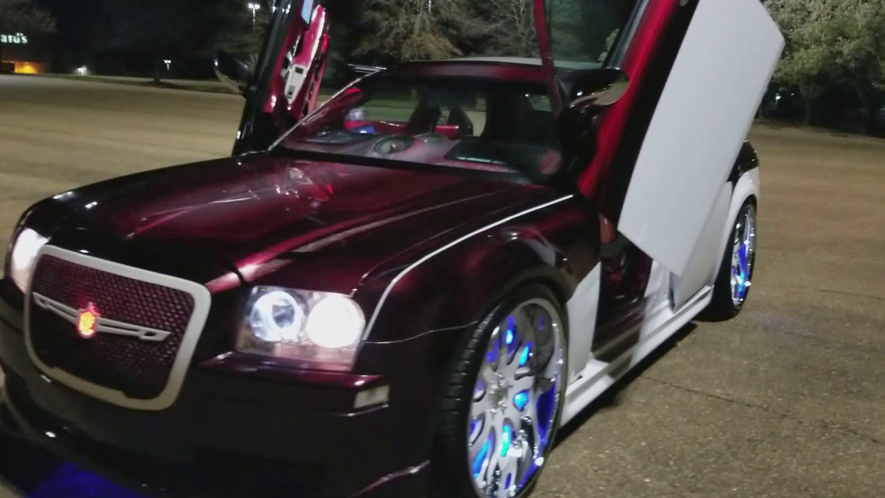 Custom Chrysler 300 - YouTube