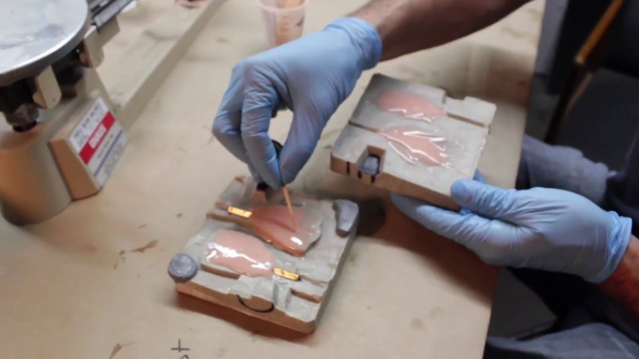 PUPPET FAB-O-RAMA - Silicone Hand Casting