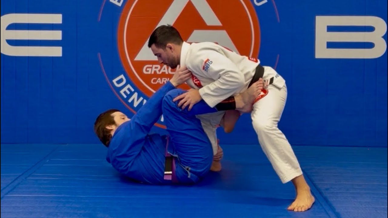 De La Riva Guard Pass Using Leg Drag - YouTube