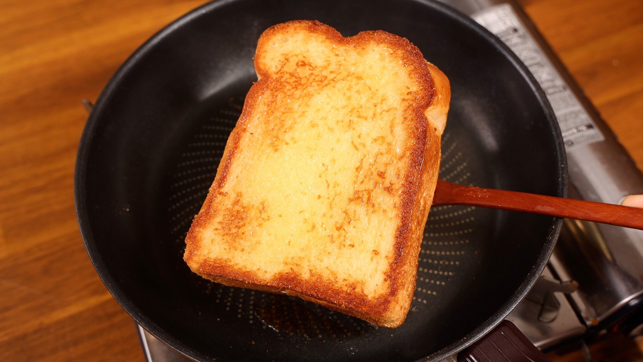 크림치즈 버터 토스트
