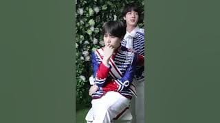 BTS kissing suga