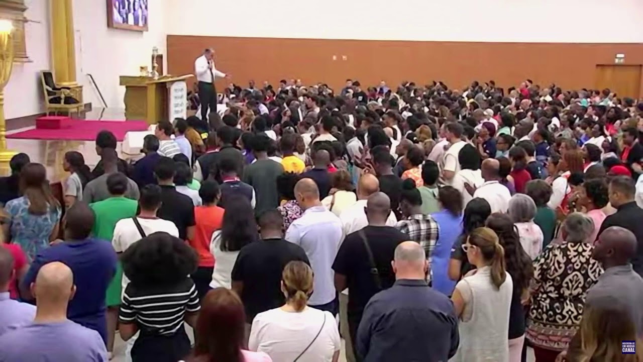 Vigil in Pyjamas with Bishop Macedo