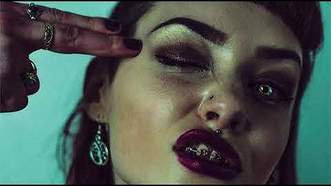 LEFŦ HΔNĐ ƟF CⱤEΔŦĬƟN - B R X K E N