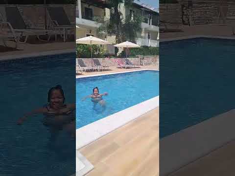 May Buteteng Laot Naligaw Sa Swimmingpool🤣🤣
