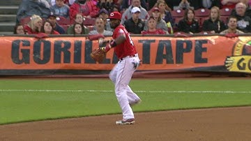 MIL@CIN: Phillips makes a great throw to nab Villar