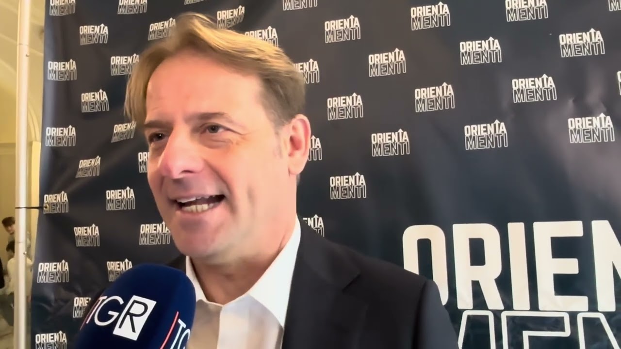 Il professor Vincenzo Schettini accende il teatro Cavour di Imperia per Orientamenti