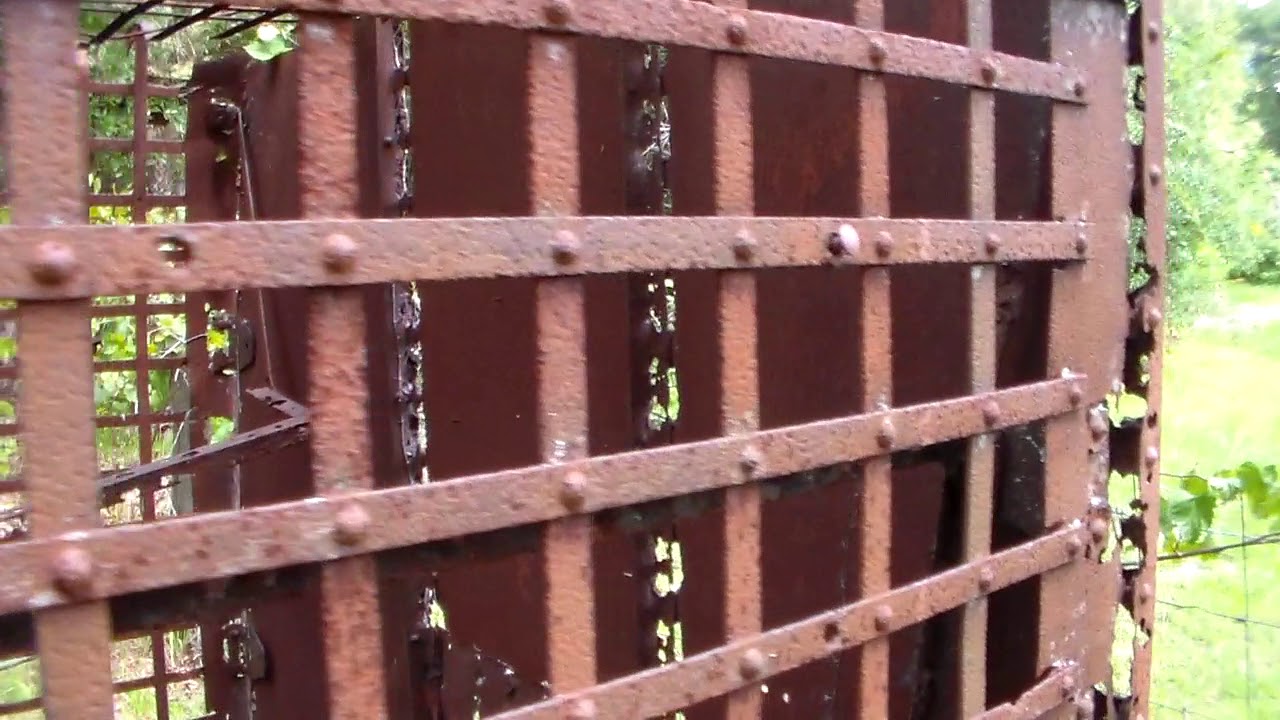 history of violence Convict Cage Wagon, Barberville Pioneer Settlement.
