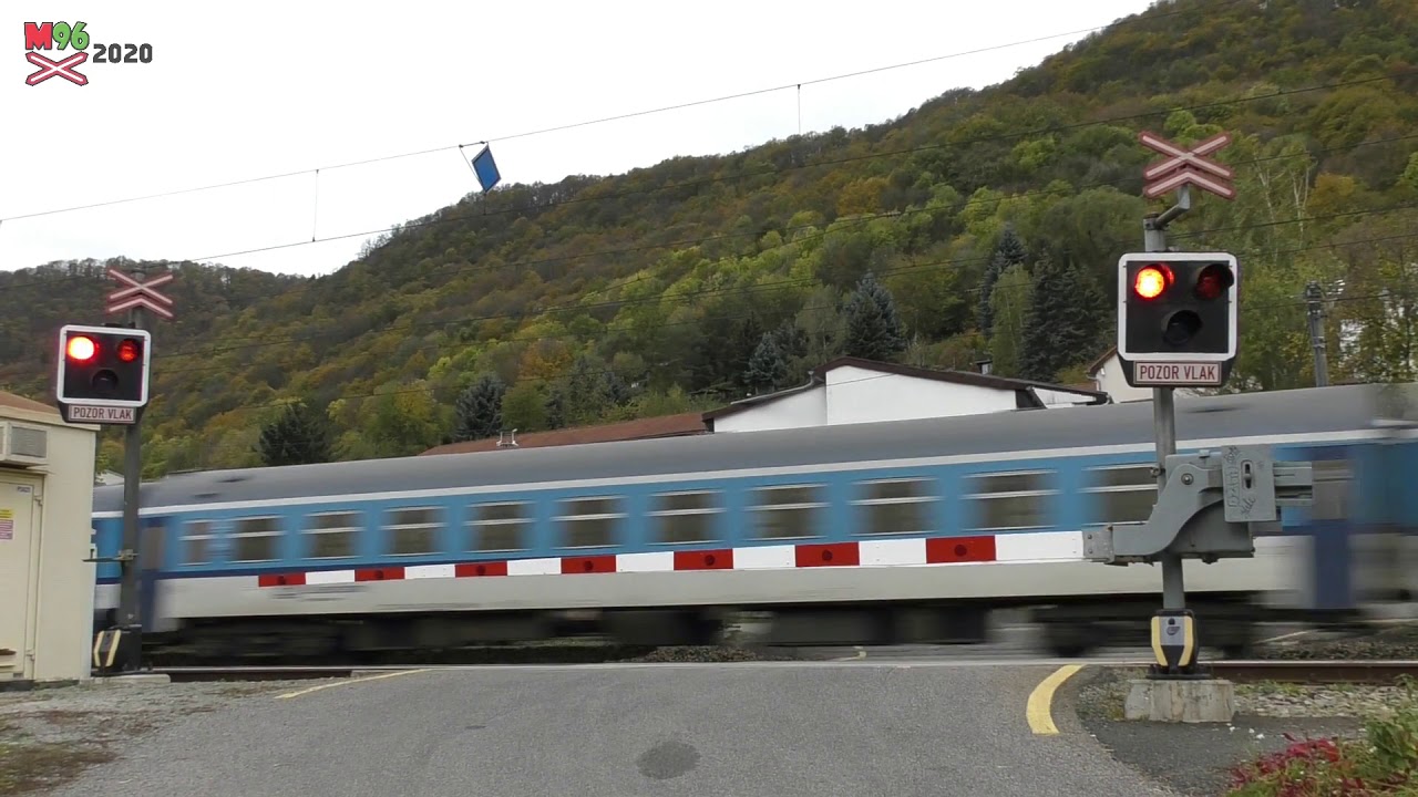 Železniční přejezd Ústí nad Labem jih [P2425] - 27.10.2019 / Czech railroad crossing