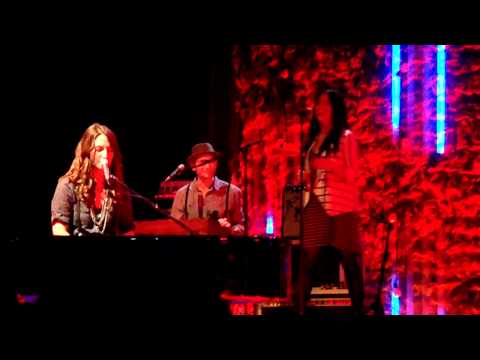 Sara Bareilles Gonna Get Over You Live