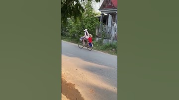 Khinh cậu bé nhà nghèo không có xe đạp đi và cái kết #shortvideo #funny