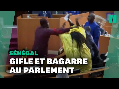 Jet de chaise et gifles : une bagarre éclate entre députés au Parlement sénégalais