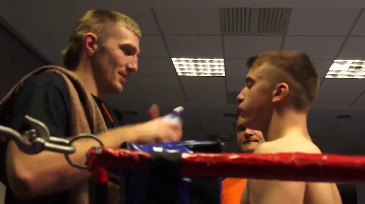 16 YEAR OLD BOY VS 32 YEAR OLD MAN IN BOXING! - EL...