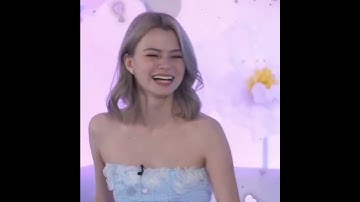 [FreenBecky] F : Are you shy of me? - B : 😊🫠