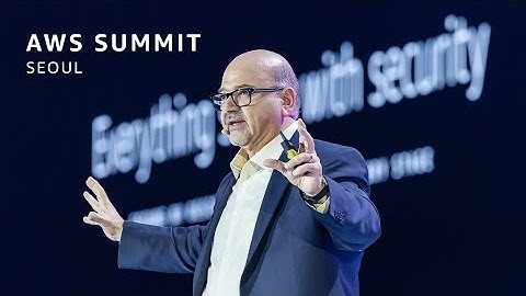 AWS Summit 2025 Day 1 기조 연설 - 배경화 (현대카드), 이재성 (트웰브랩스), Yasser Alsaied, 함기호 (AWS)