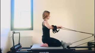 Fernanda Hansen entrena con Reformer Pilates Lotus | FitnessLux Chile