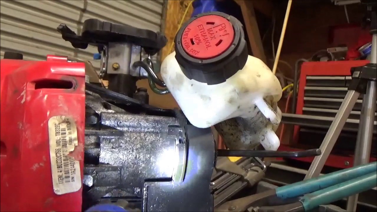 String Trimmer Repair (part 2) replacing back crankshaft cover. YouTube