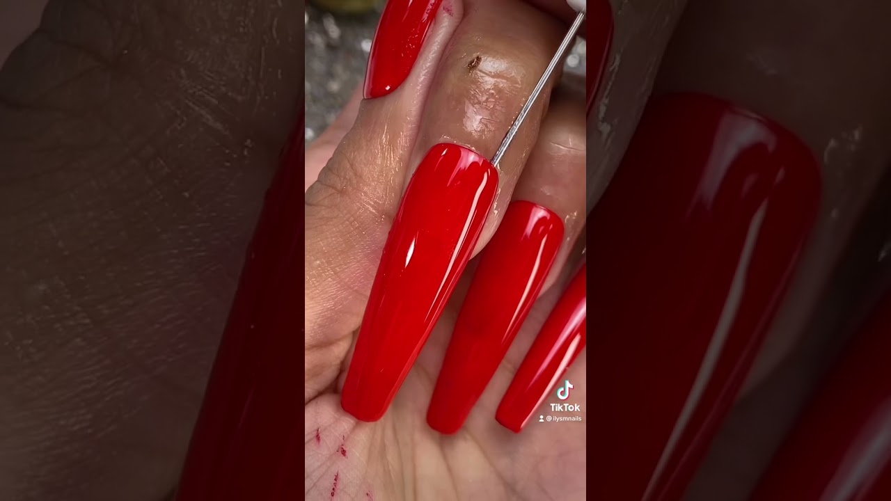Hot Red Nail Removal: ripping off my Nails 💄💅🏽