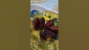اب زمزم اور سپیشل کھجور کا تحفہ 