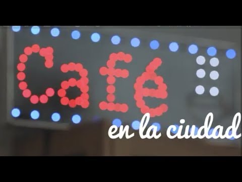 Café en la ciudad-Patio de cristal