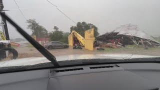 Tire shop collapses after heavy rain and strong winds in Poteet