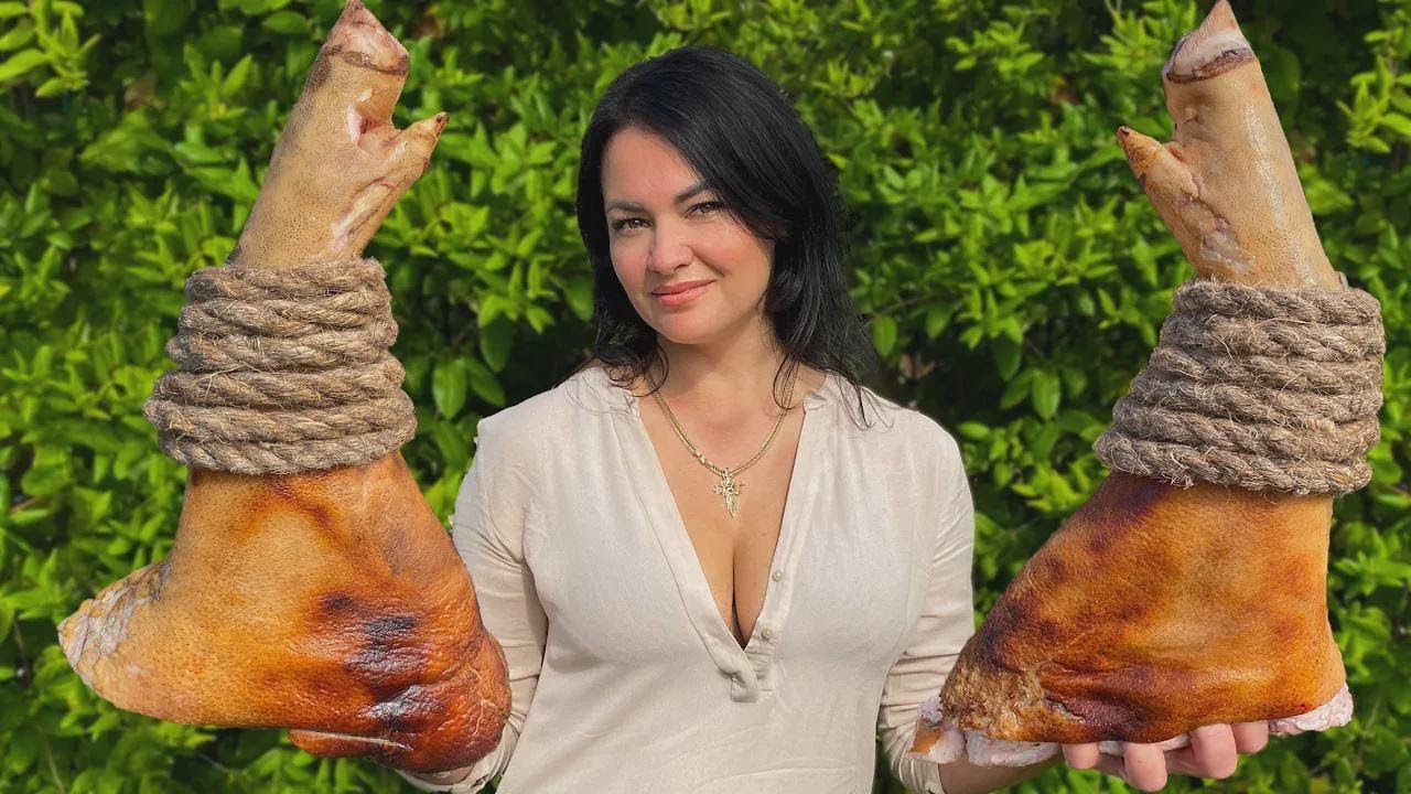 Geschmorte Schweinshaxe in Bier – so wird’s richtig lecker!