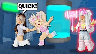 She SAVED ME From THE BEAST LAST SECOND In Flee The Facility! (Roblox)