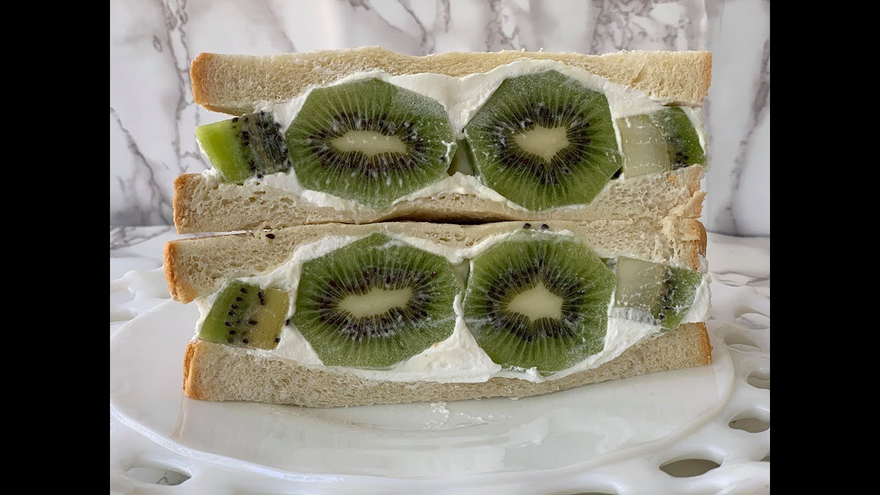 Kiwi Cream Sandwich | Fruit Sando