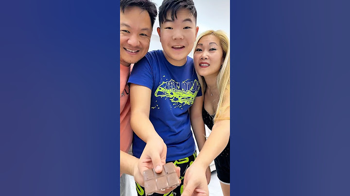 The little girl gave away all her chocolate 🥹🥰 LeoNata family #shorts