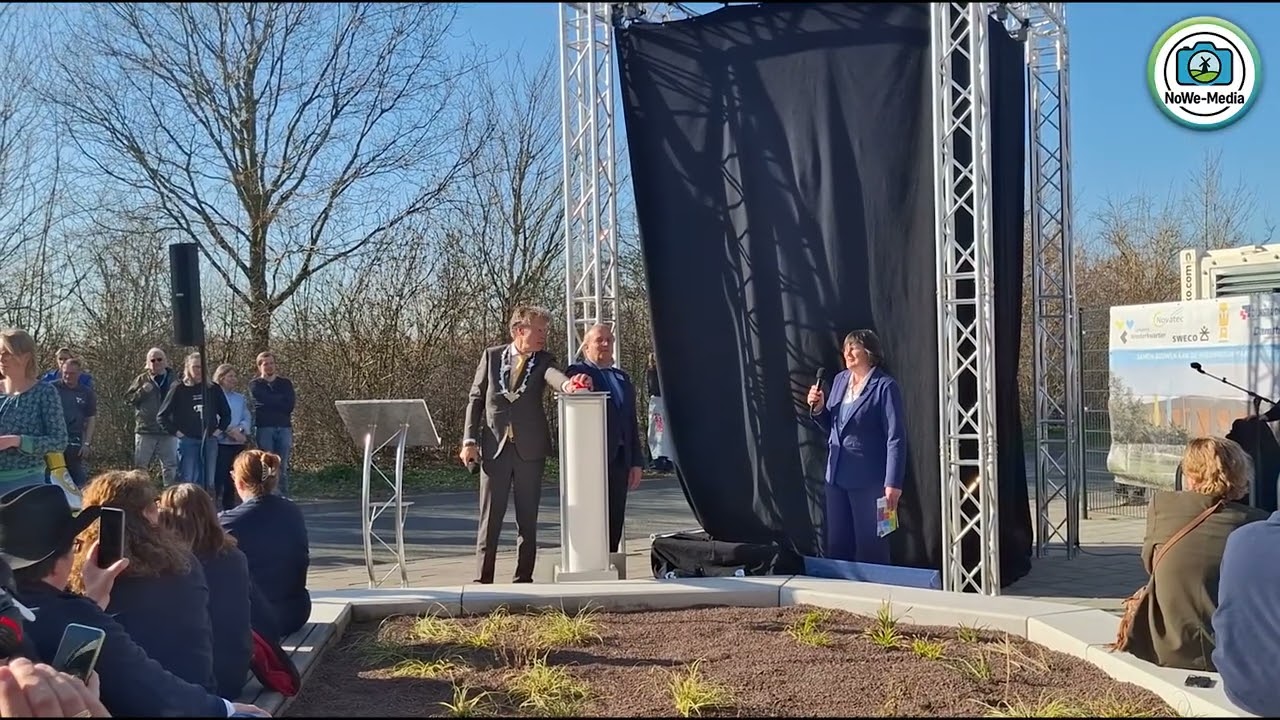 opening van nieuw gebouw novatec en gemeentewerken 