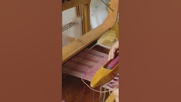 Weaving with two shuttles for log cabin