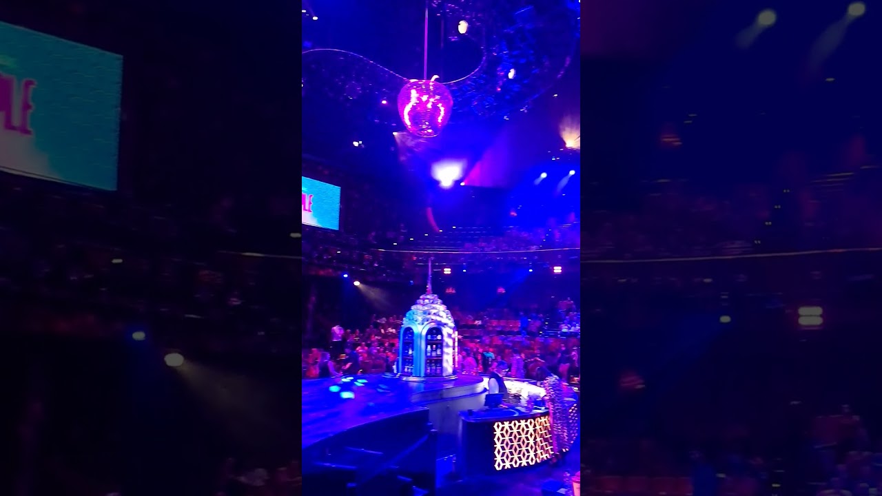 25$ Seats Mad Apple Las Vegas