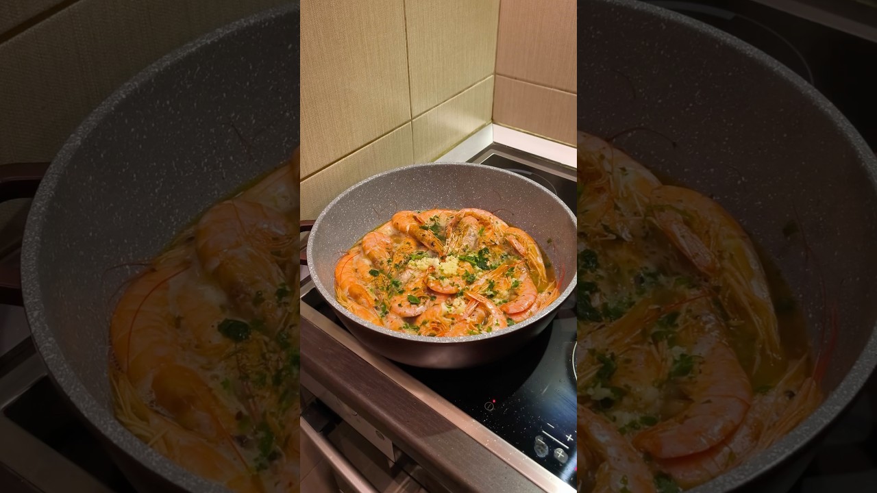 Creveti Rosii Argentinieni Deluxe din LIDL trasi la tigaie cu unt, ulei de masline, vin si usturoi