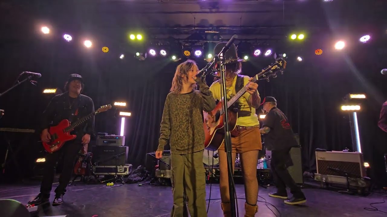 4 Non Blondes "What's Up?" [at The Roxy Theatre] LIVE