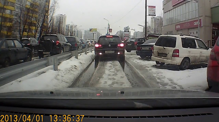 Девушка с 10 попыток так и не смогла припарковаться / Девушка и парковка