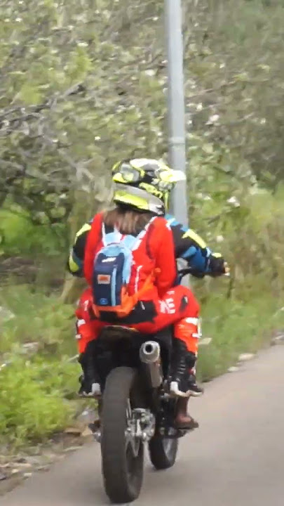 Gadis Cantik Naik Motor Trail #shorts