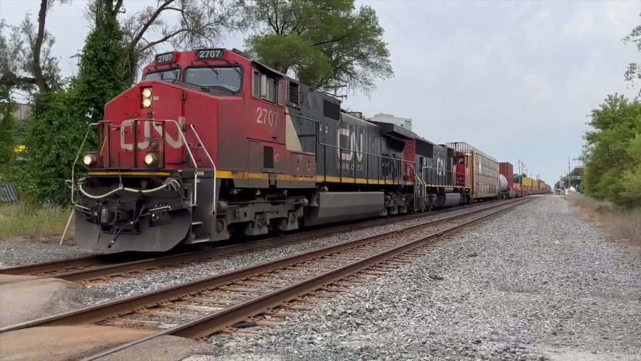 Railfanning The 4th Of July! Amtrak 355 & 352 + CN 513 & 514 During Royal Oak's First Taco Festival!