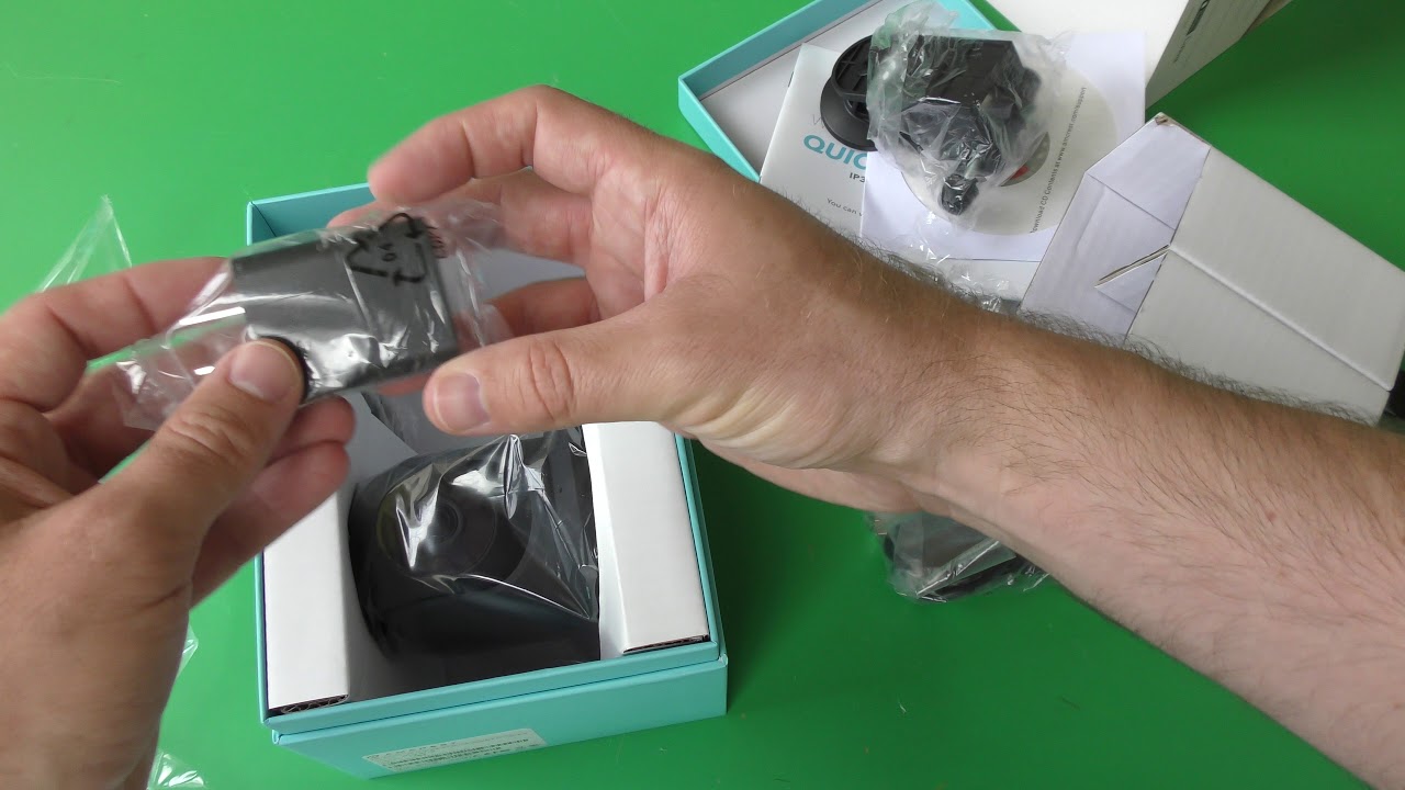 Unboxing Amcrest UltraHD 2K WiFi Security Camera